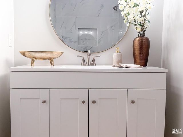 3521 Kapral Way, Bakersfield, CA 93309