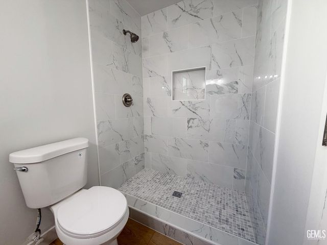 3521 Kapral Way, Bakersfield, CA 93309