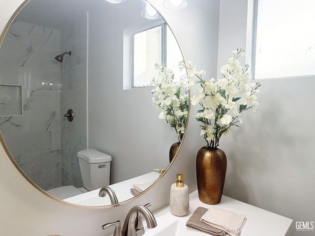 3521 Kapral Way, Bakersfield, CA 93309