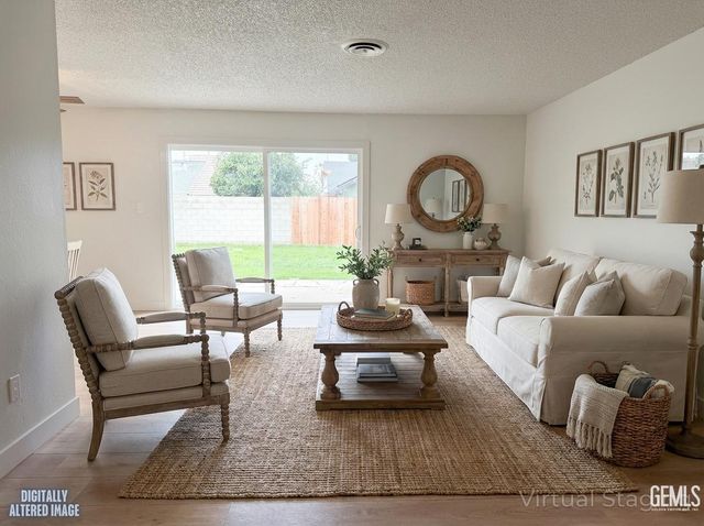 3521 Kapral Way, Bakersfield, CA 93309