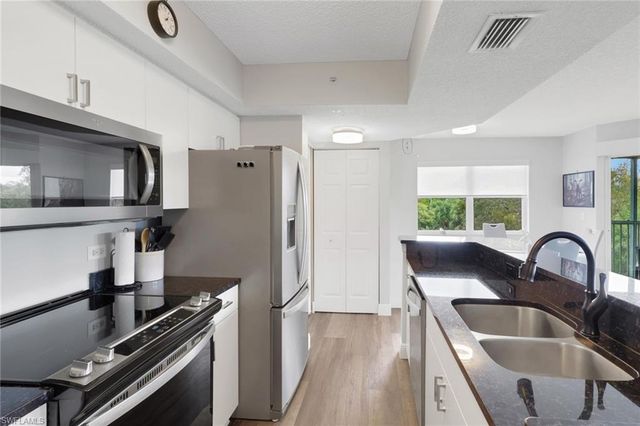 8851 Colonnades CT W # 131, Bonita Springs, FL 34135