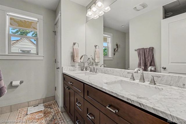 501 N Kenwood Avenue, Royal Oak, MI 48067