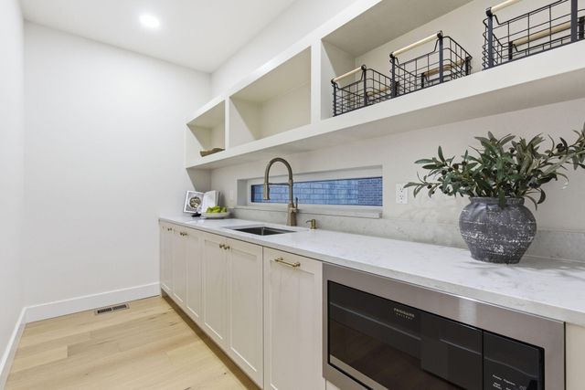 5064 E Ferdinand Court, Springfield, MO 65802