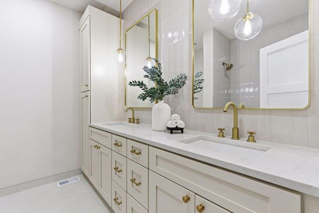 5064 E Ferdinand Court, Springfield, MO 65802