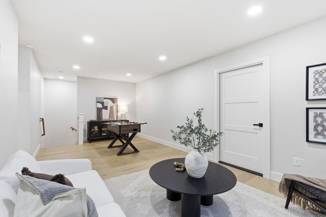 5064 E Ferdinand Court, Springfield, MO 65802