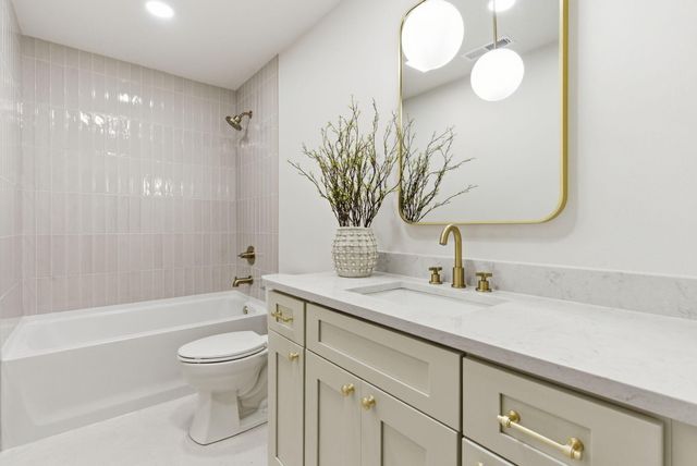 5064 E Ferdinand Court, Springfield, MO 65802