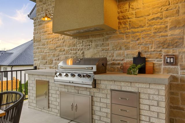 5064 E Ferdinand Court, Springfield, MO 65802