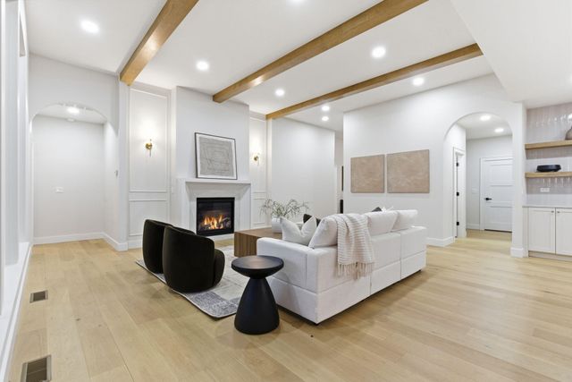 5064 E Ferdinand Court, Springfield, MO 65802