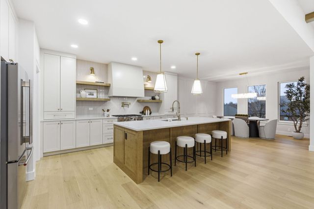 5064 E Ferdinand Court, Springfield, MO 65802