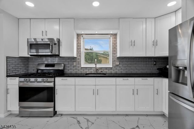 347 Livingston Rd, Linden City, NJ 07036