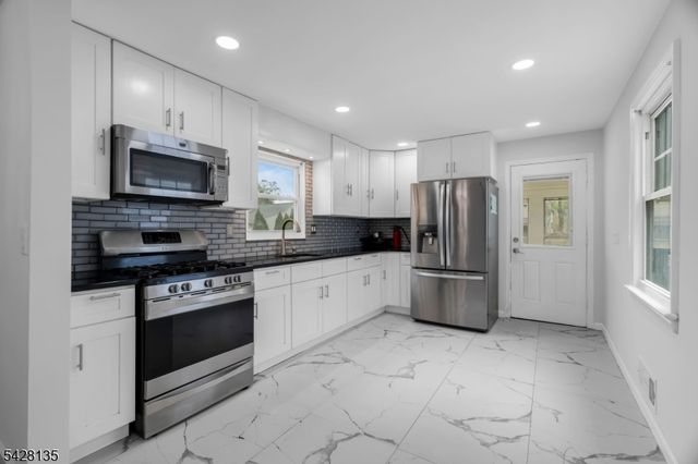 347 Livingston Rd, Linden City, NJ 07036