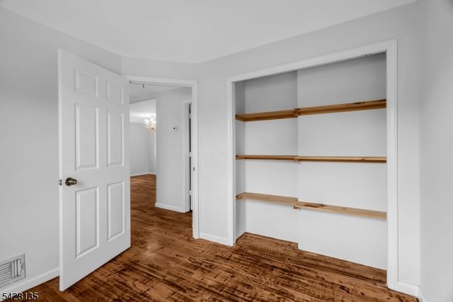 347 Livingston Rd, Linden City, NJ 07036