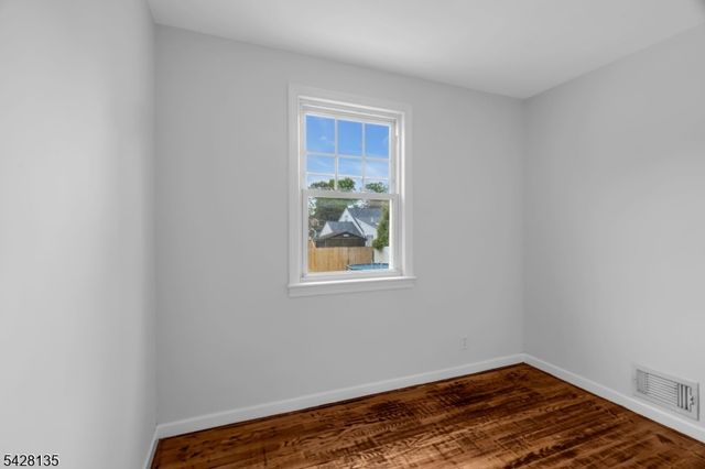 347 Livingston Rd, Linden City, NJ 07036