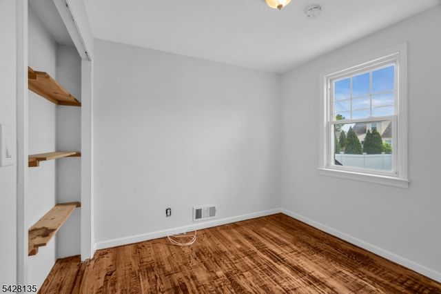 347 Livingston Rd, Linden City, NJ 07036