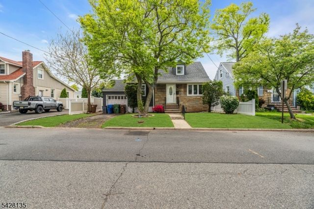 347 Livingston Rd, Linden City, NJ 07036