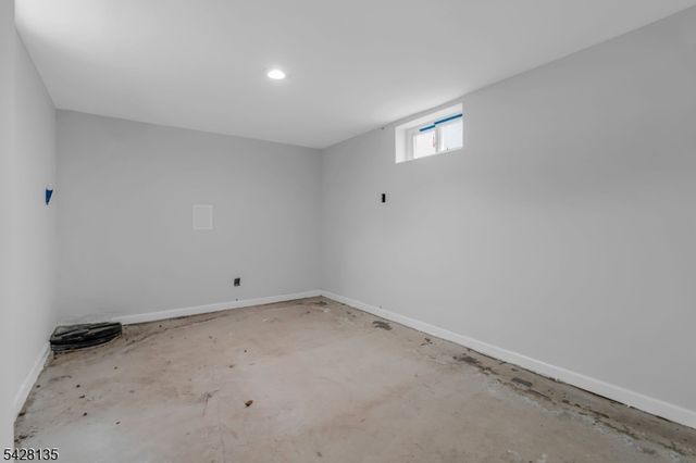 347 Livingston Rd, Linden City, NJ 07036