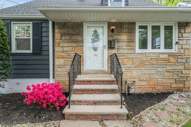 347 Livingston Rd, Linden City, NJ 07036