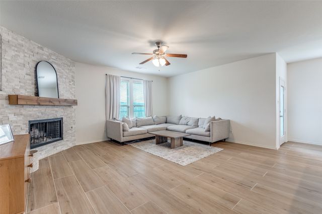 506 Bryn Mawr Lane, Van Alstyne, TX 75495