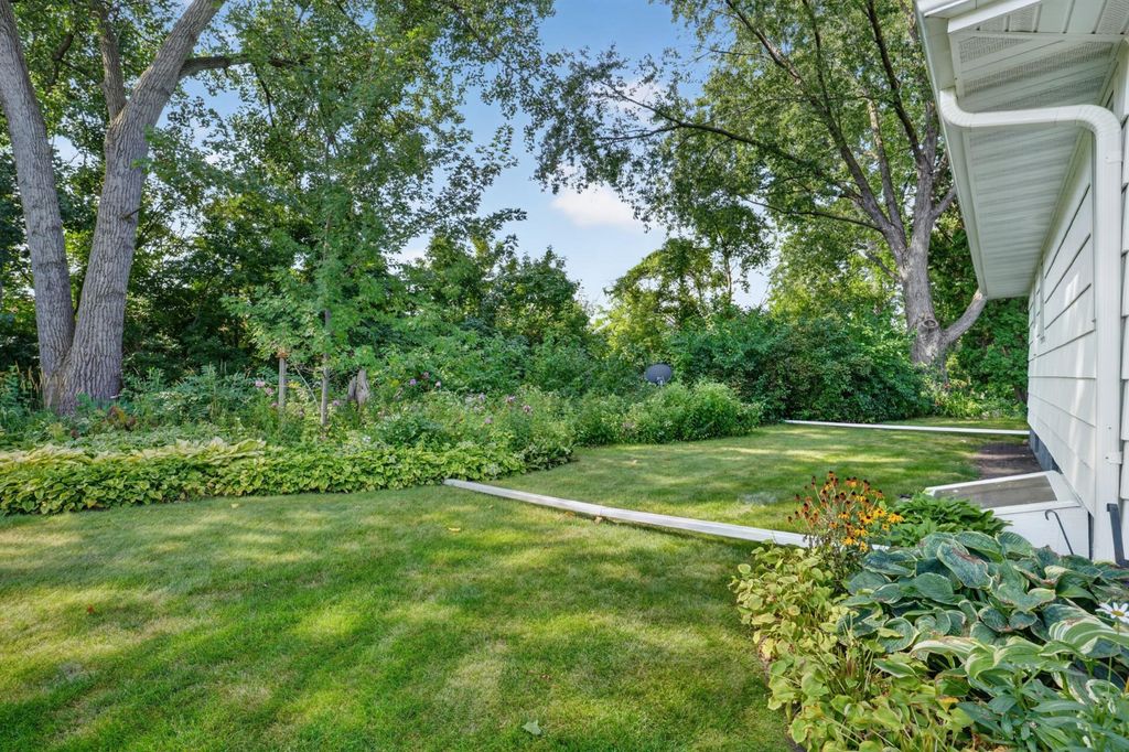 507 N Maple Street, Chaska, MN 55318 — photo 3