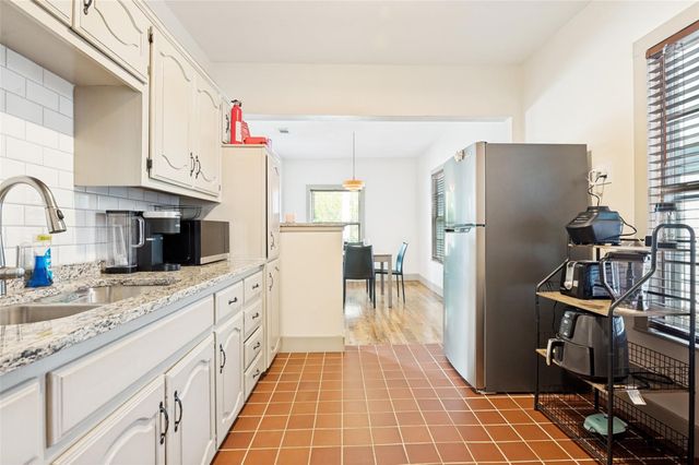 2723 Sharon Street, Dallas, TX 75211