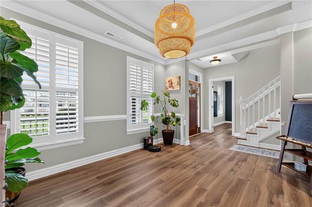 2105 Kirkby LN, Virginia Beach, VA 23456