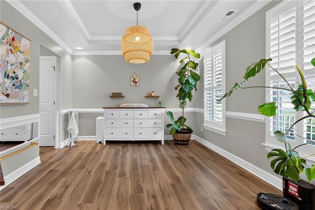 2105 Kirkby LN, Virginia Beach, VA 23456