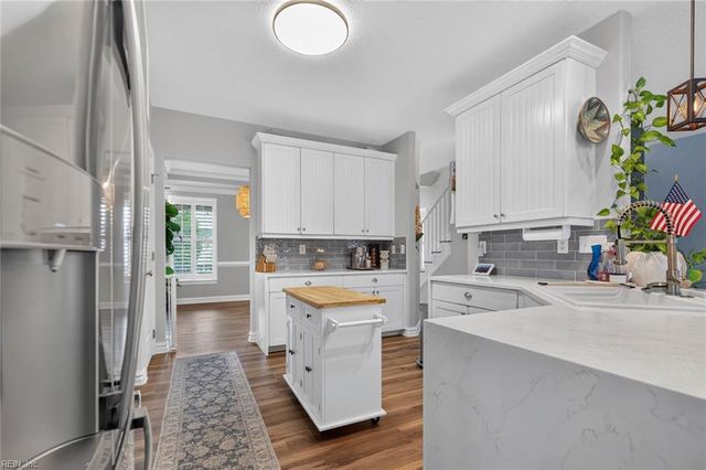 2105 Kirkby LN, Virginia Beach, VA 23456