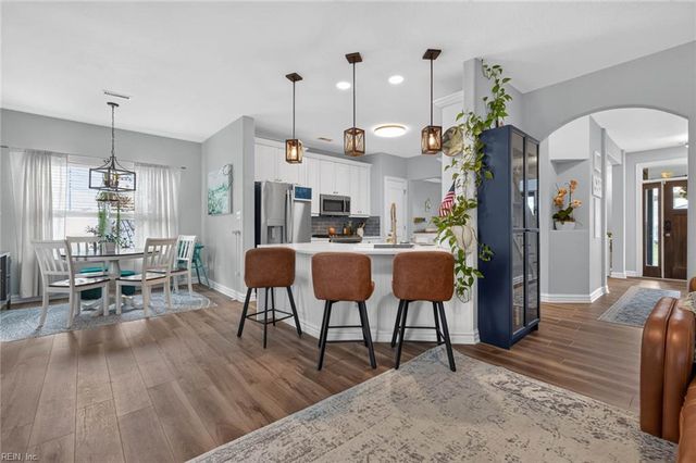 2105 Kirkby LN, Virginia Beach, VA 23456