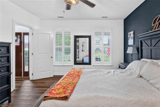 2105 Kirkby LN, Virginia Beach, VA 23456