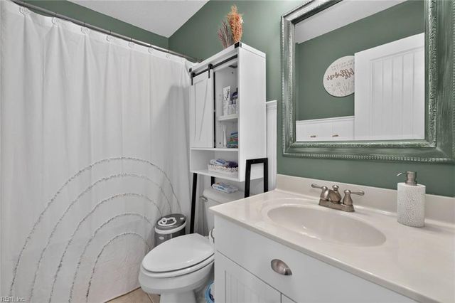 2105 Kirkby LN, Virginia Beach, VA 23456