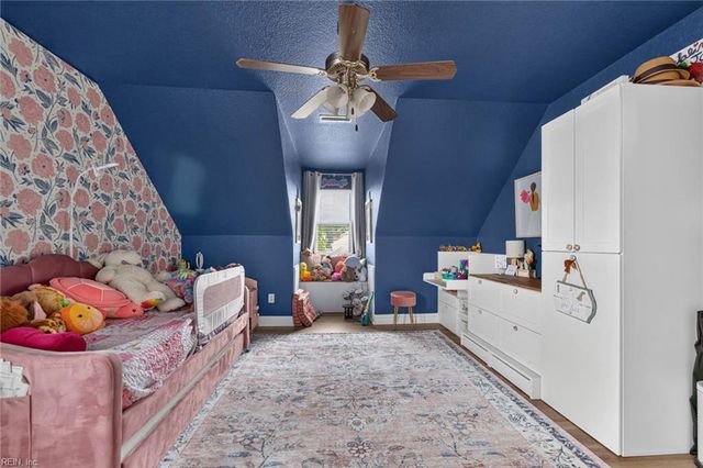 2105 Kirkby LN, Virginia Beach, VA 23456