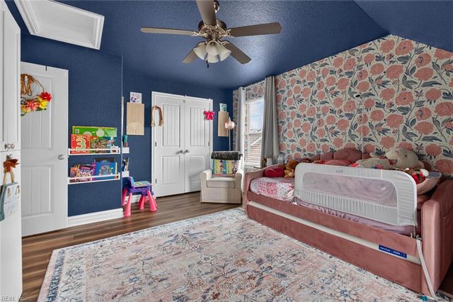 2105 Kirkby LN, Virginia Beach, VA 23456