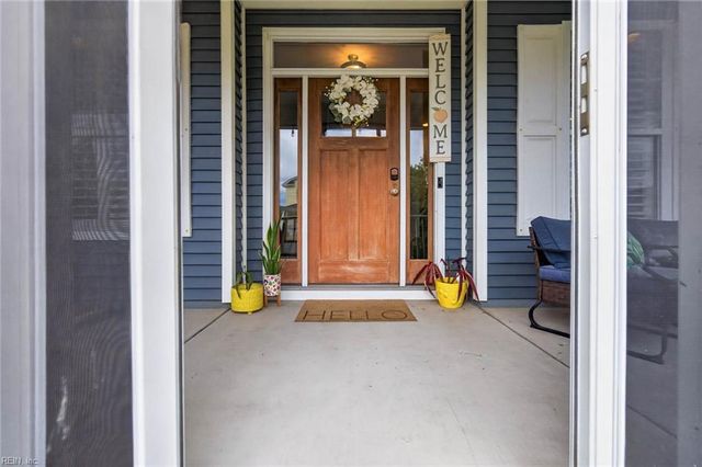 2105 Kirkby LN, Virginia Beach, VA 23456