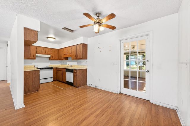 2445 S BAY AVENUE, Sanford, FL 32771