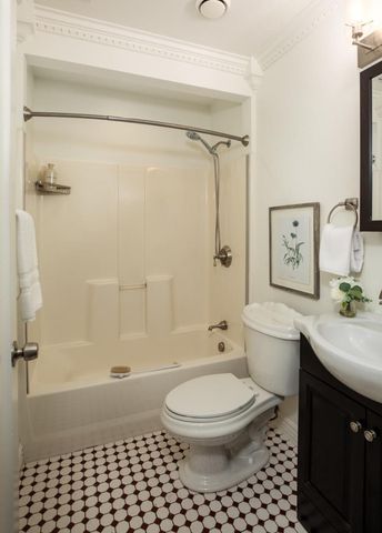 111 F Street, Redwood City, CA 94063
