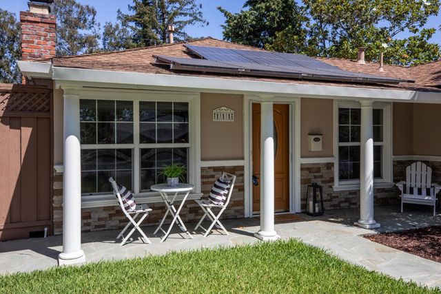 111 F Street, Redwood City, CA 94063