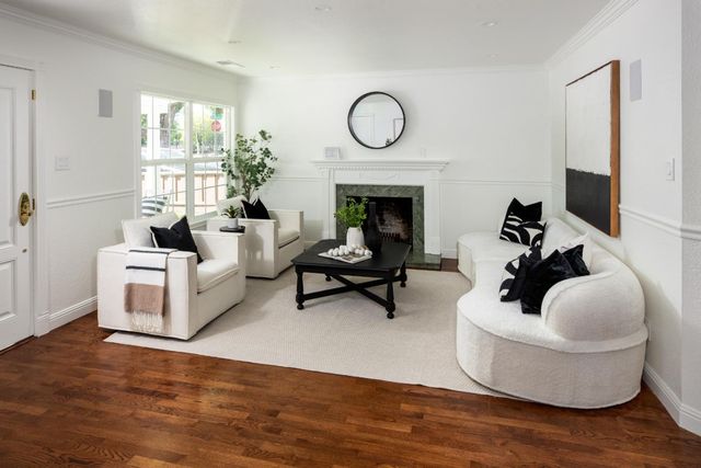111 F Street, Redwood City, CA 94063