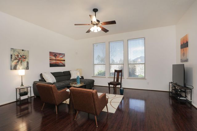 852 Shoal Pointe Lane, League City, TX 77573