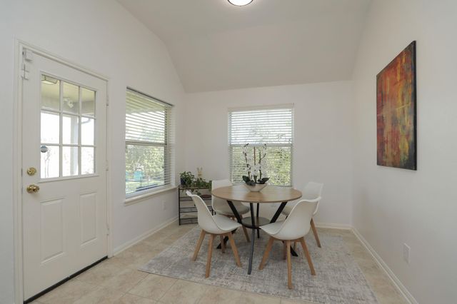 852 Shoal Pointe Lane, League City, TX 77573