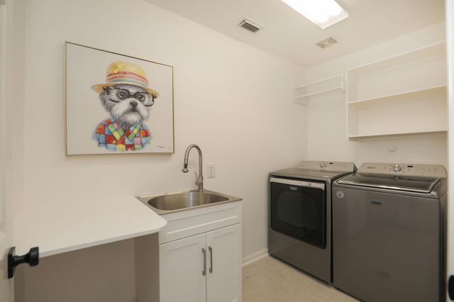 852 Shoal Pointe Lane, League City, TX 77573