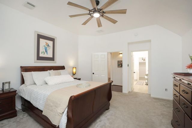 852 Shoal Pointe Lane, League City, TX 77573