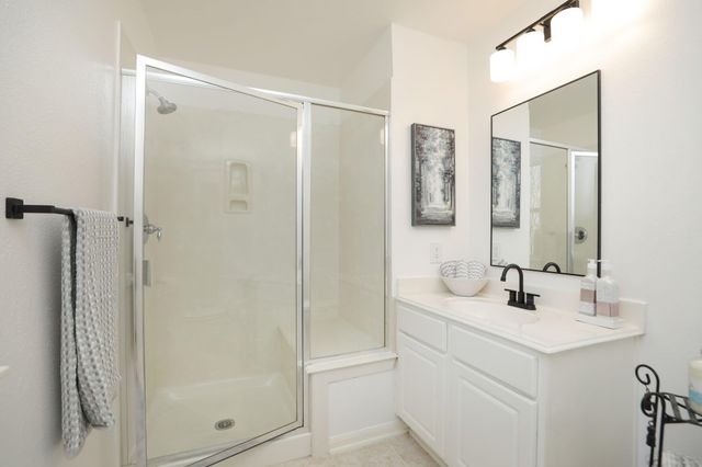 852 Shoal Pointe Lane, League City, TX 77573