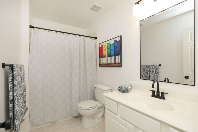 852 Shoal Pointe Lane, League City, TX 77573