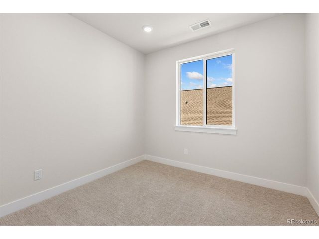 1657 Winter Glow Dr, Windsor, CO 80550