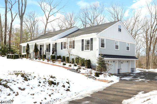 26 Robin Glen Rd, Watchung Boro, NJ 07069