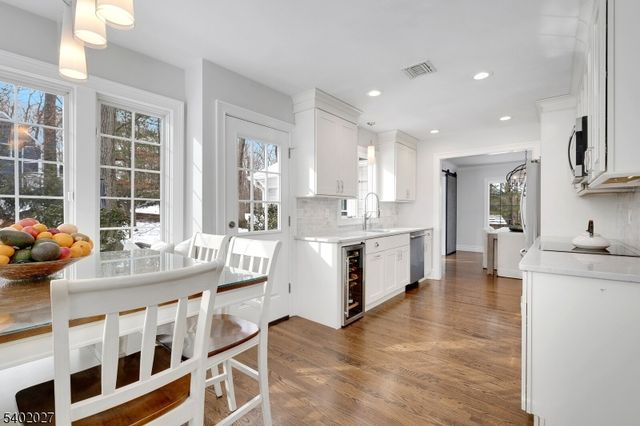 26 Robin Glen Rd, Watchung Boro, NJ 07069