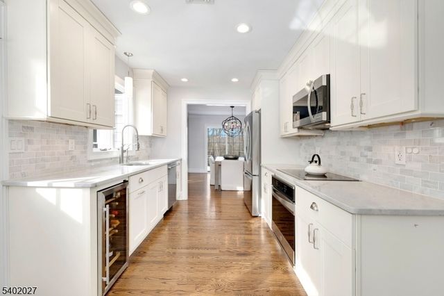 26 Robin Glen Rd, Watchung Boro, NJ 07069