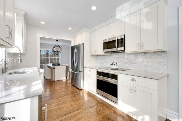 26 Robin Glen Rd, Watchung Boro, NJ 07069