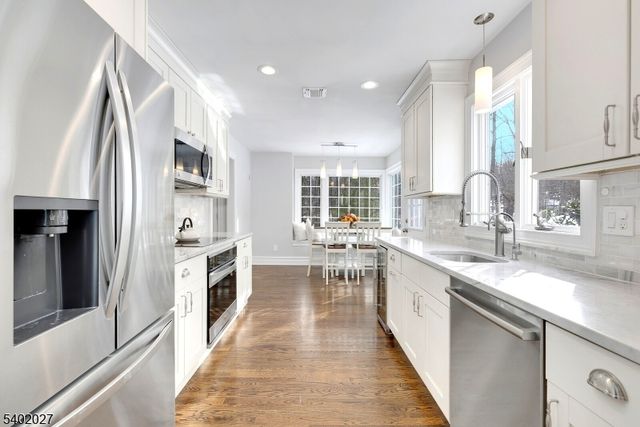 26 Robin Glen Rd, Watchung Boro, NJ 07069