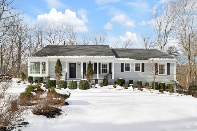26 Robin Glen Rd, Watchung Boro, NJ 07069